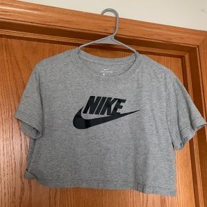 nike cropped shirt